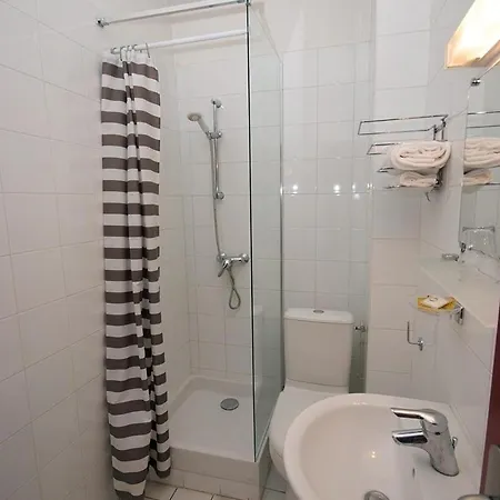 Le Bellevue - Paris Porte D'orleans 2* Cachan