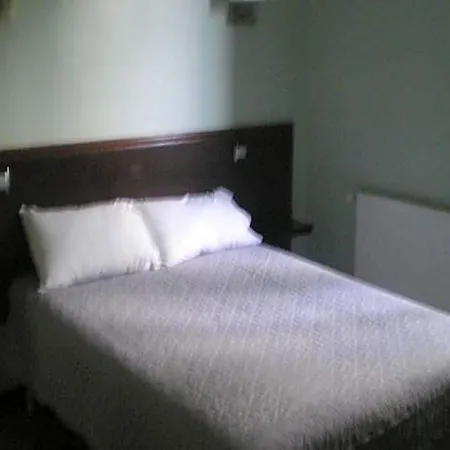 Le Bellevue 2* Cachan