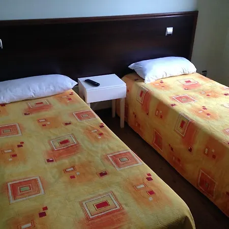 Le Bellevue 2* Cachan