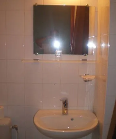 Le Bellevue 2* Cachan
